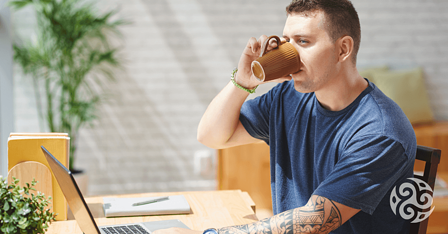 Doporučená denní dávka kofeinu: kdy už je ho moc?