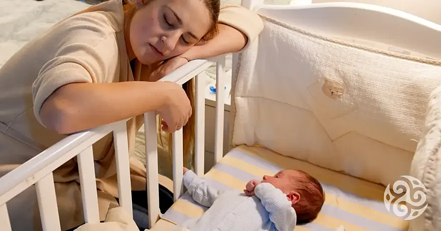 Neklidný spánek miminek a dětí: příčiny, řešení a rady pro rodiče